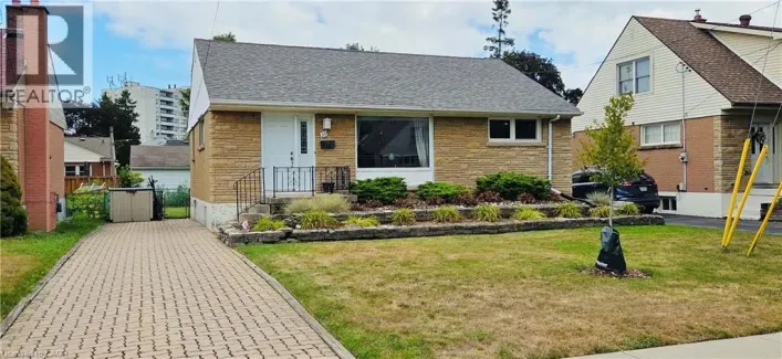 15 MERICOURT Road, Hamilton