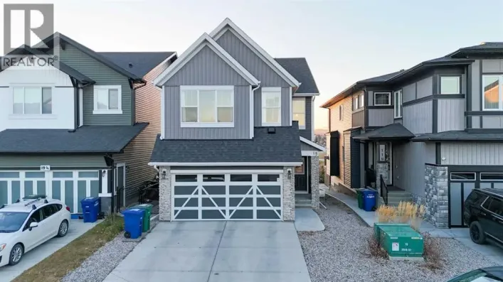 15 Midgrove Drive SW, Airdrie