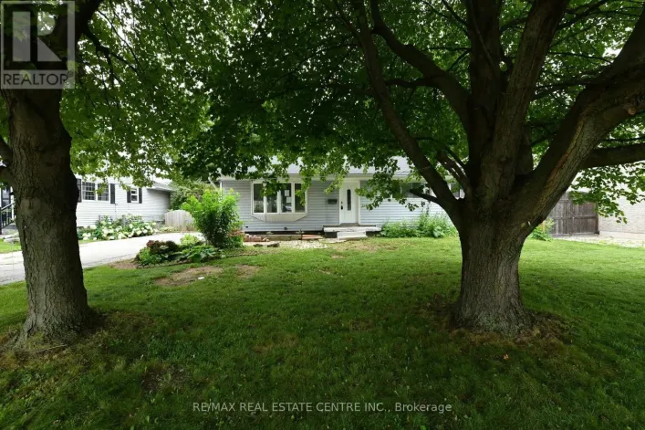 15 MILLER DRIVE, Hamilton