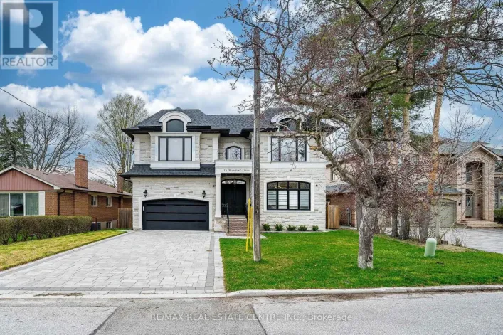 15 MONTFORD DRIVE, Toronto