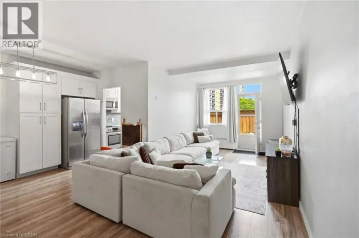 15 NICKLAUS Drive Unit# 17, Hamilton