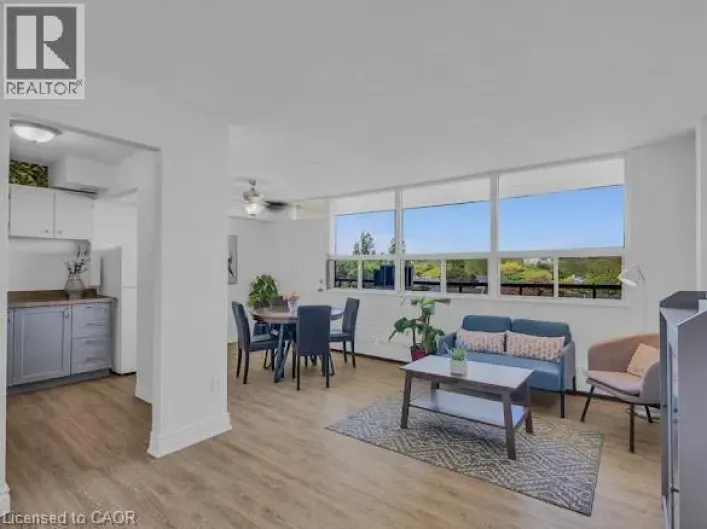 15 NICKLAUS Drive Unit# 512, Hamilton