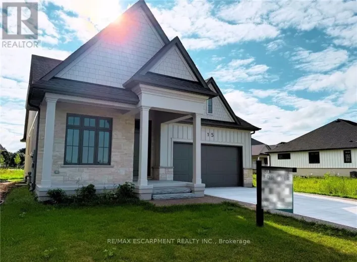 15 OAKLEY DRIVE, Niagara-on-the-Lake
