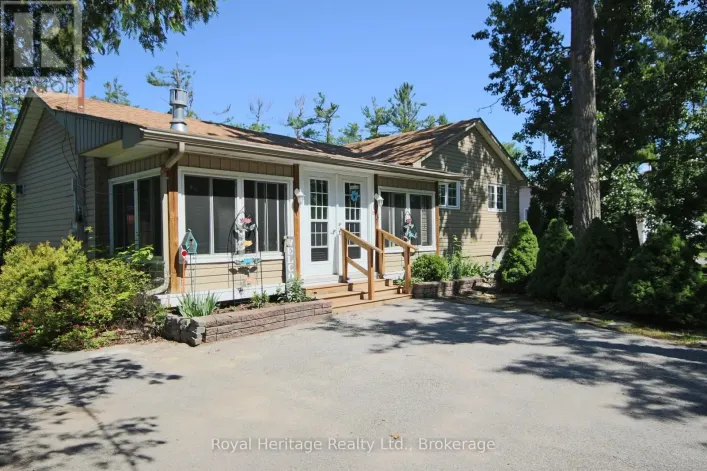 15 OAKWOOD DRIVE, Kawartha Lakes
