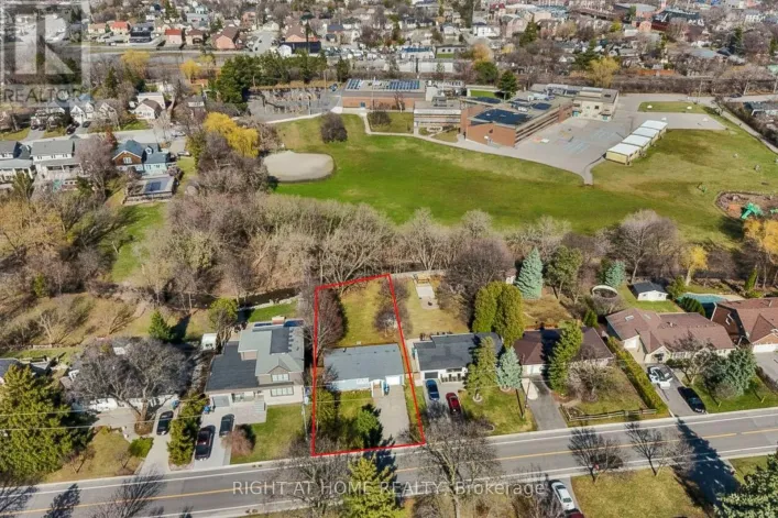 15 PIONEER DRIVE, Mississauga