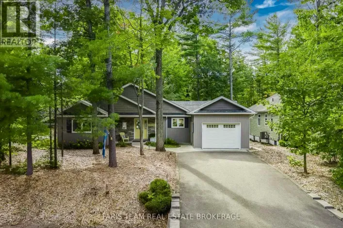 House for sale: 15 ROSEMARY ROAD, Tiny