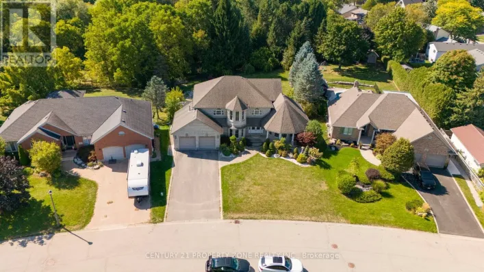 15 ROYAL YORK COURT, Brant