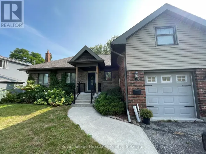 15 SCARBOROUGH HEIGHTS BOULEVARD, Toronto