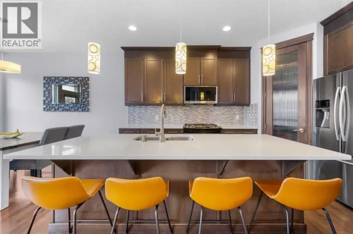 15 Sherwood Square NW, Calgary