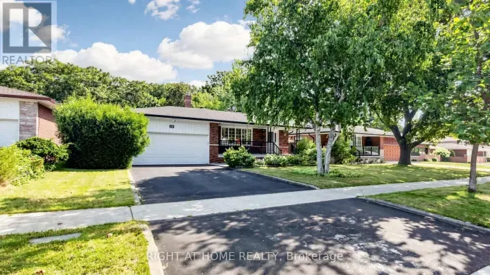 House for sale: 15 SKYRIDGE ROAD, Toronto