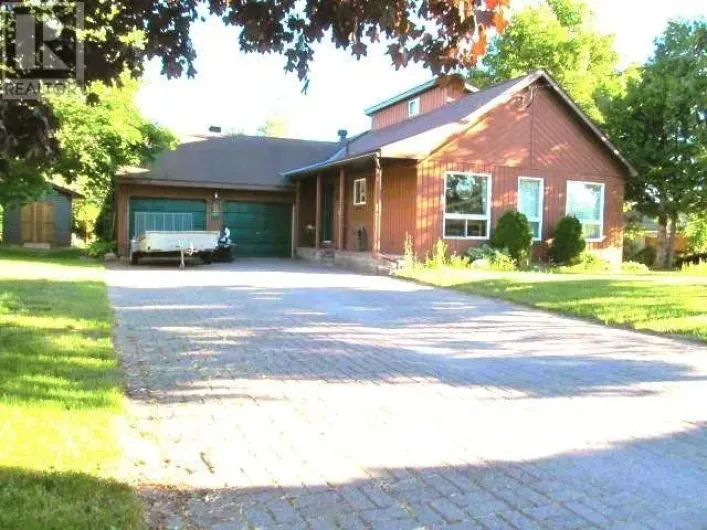 15 Stanley ST, Thessalon