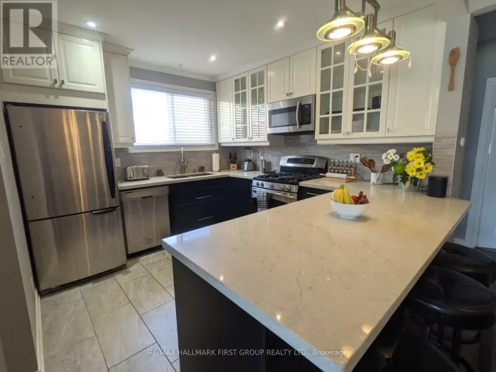 15 THORNCROFT CRESCENT, Ajax