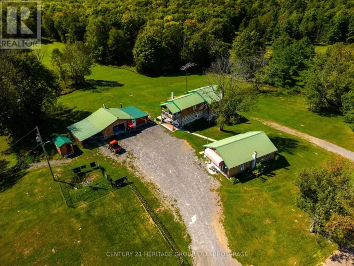 15 TROUT LANE, Frontenac