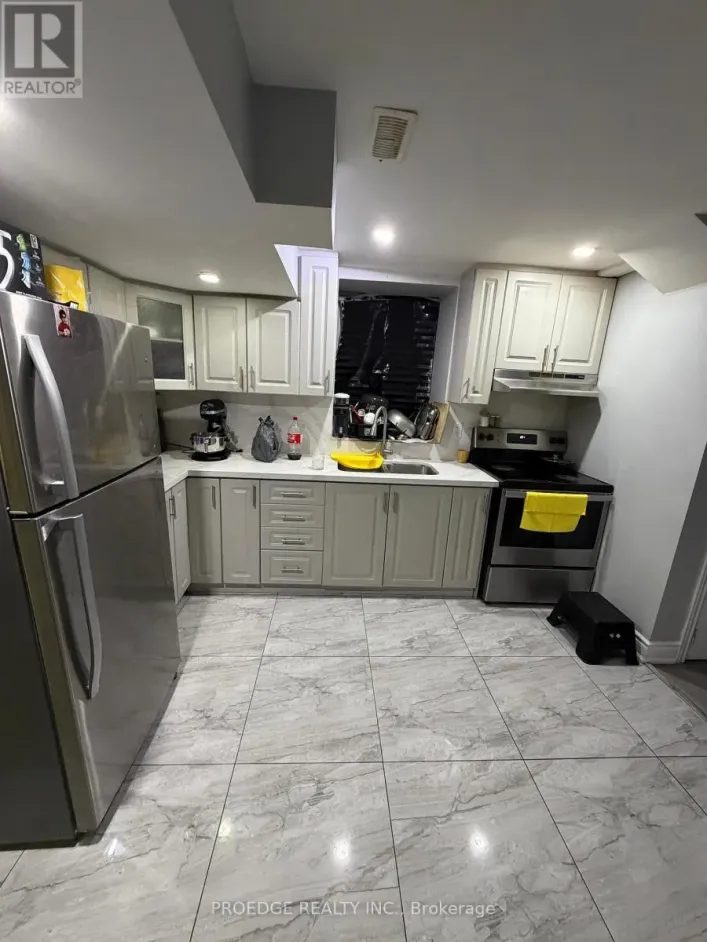 15 TROYER STREET N, Brampton