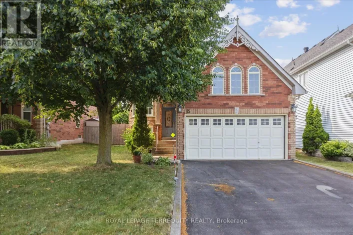 15 WARING AVENUE, Whitby