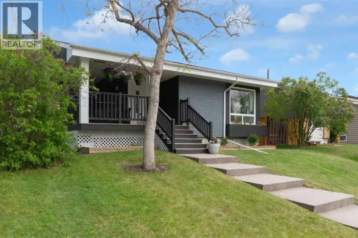 15 Woodglen Road SW, Calgary