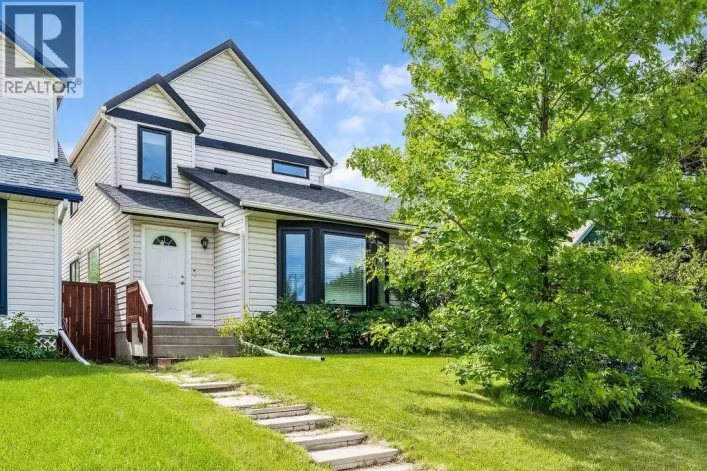 15 Woodmont Green SW, Calgary