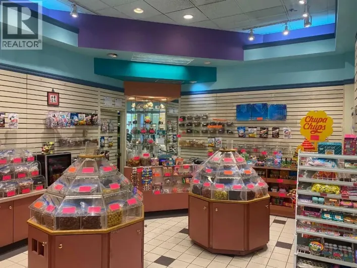 150, 1623 Centre Street N, Calgary