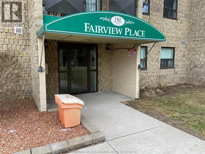 150 Park AVENUE East Unit# 211, Chatham