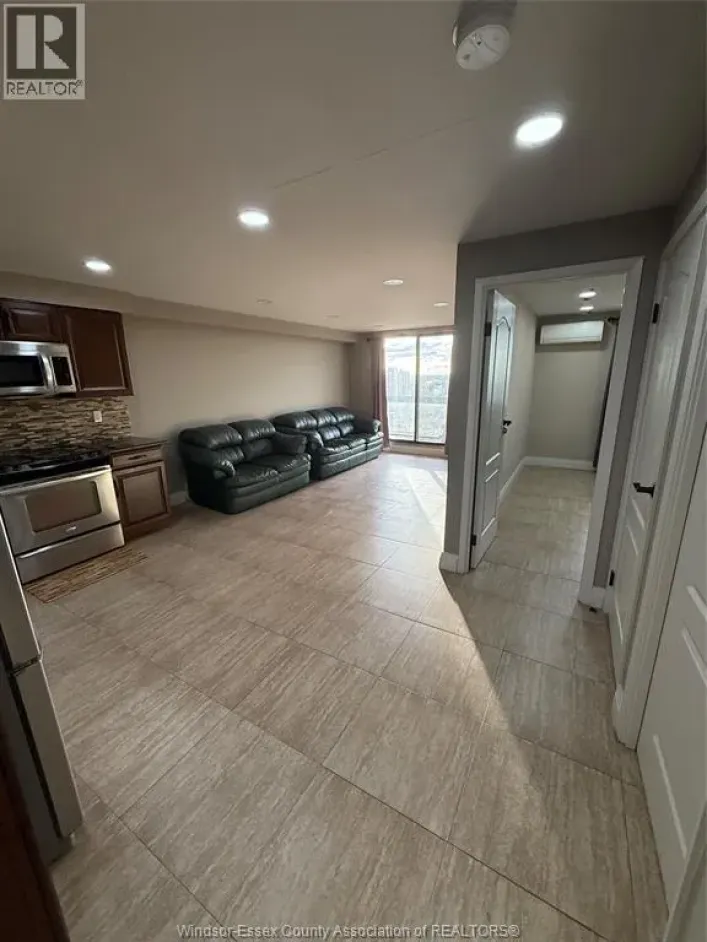 150 PARK Unit# 1711, Windsor