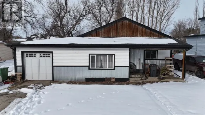 150 S 1 Street W, Magrath