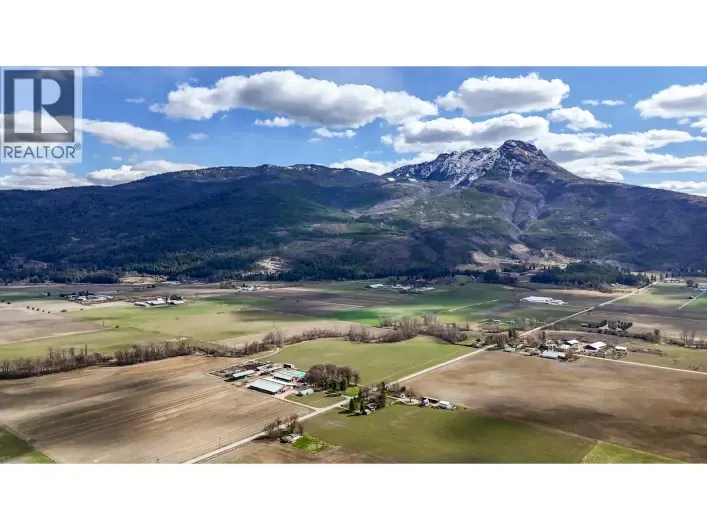 1500 60 Street SW, Salmon Arm