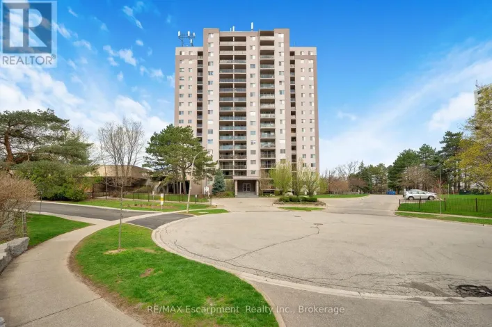 1501 - 975 WARWICK COURT, Burlington