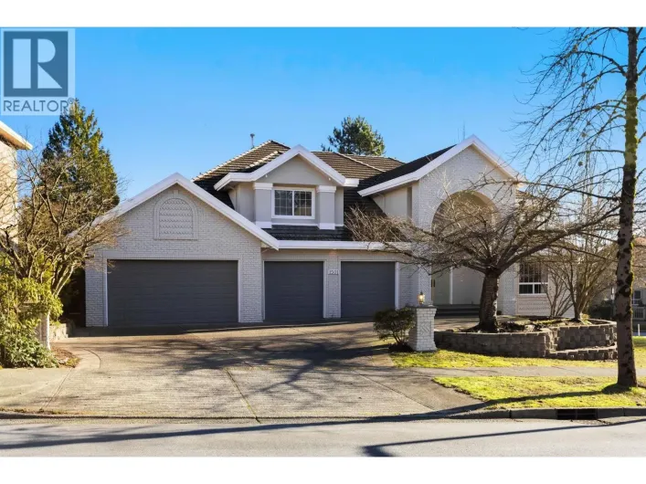 1501 PARKWAY BOULEVARD, Coquitlam