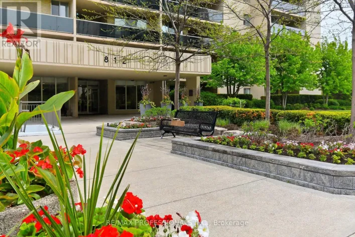 1504 - 812 BURNHAMTHORPE ROAD, Toronto