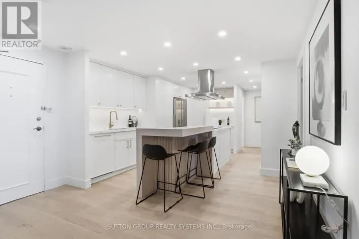 1504 - 812 BURNHAMTHORPE ROAD, Toronto