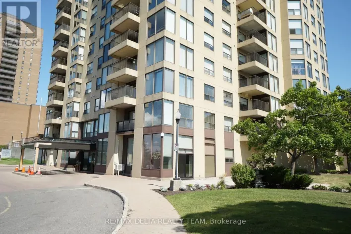 1506 - 545 ST. LAURENT BOULEVARD, Ottawa