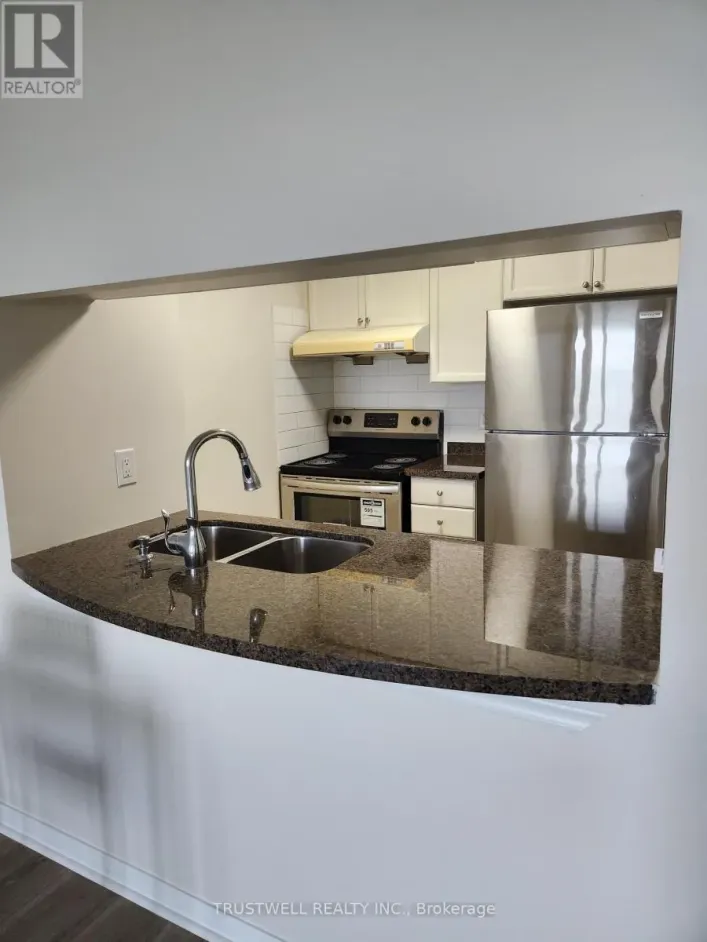 1508 - 8 HILLCREST AVENUE, Toronto