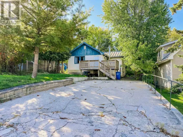 1509 AGUR STREET, Kenora