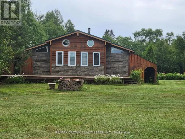 151 EARLS LAKE ROAD, Papineau-Cameron