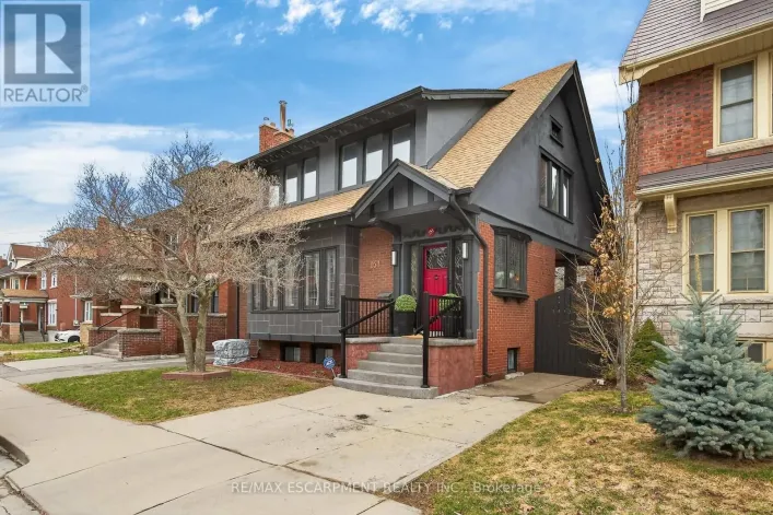 151 HOLTON AVENUE S, Hamilton