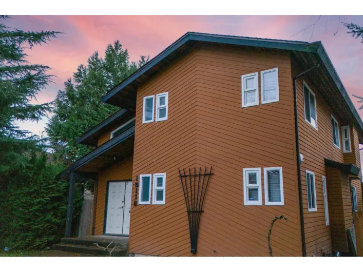 15112 96 AVENUE, Surrey