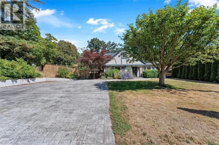 1514 Shorncliffe Rd, Saanich