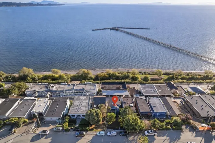 15152 VICTORIA AVENUE, White Rock