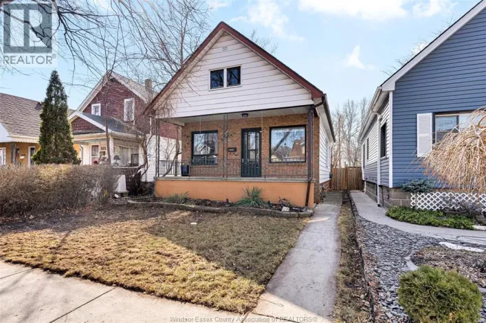 1517 GLADSTONE AVENUE, Windsor