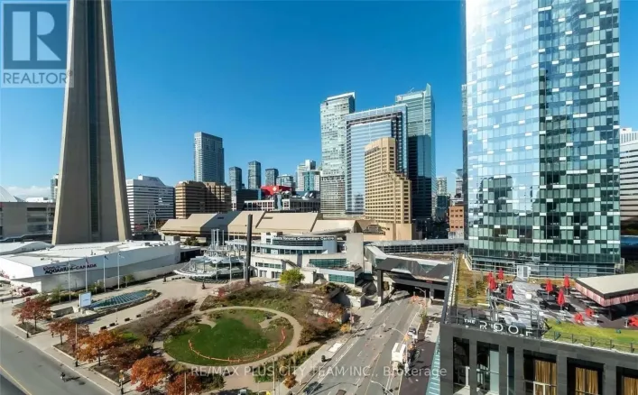 1518 - 51 LOWER SIMCOE STREET, Toronto