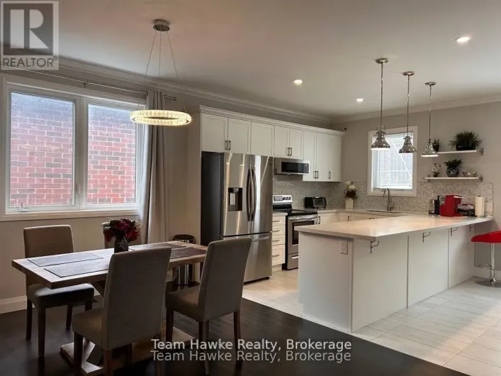 152 BISHOP DRIVE, Barrie