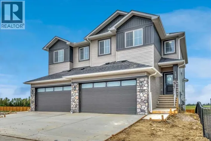 152 Lakewood Crescent, Strathmore