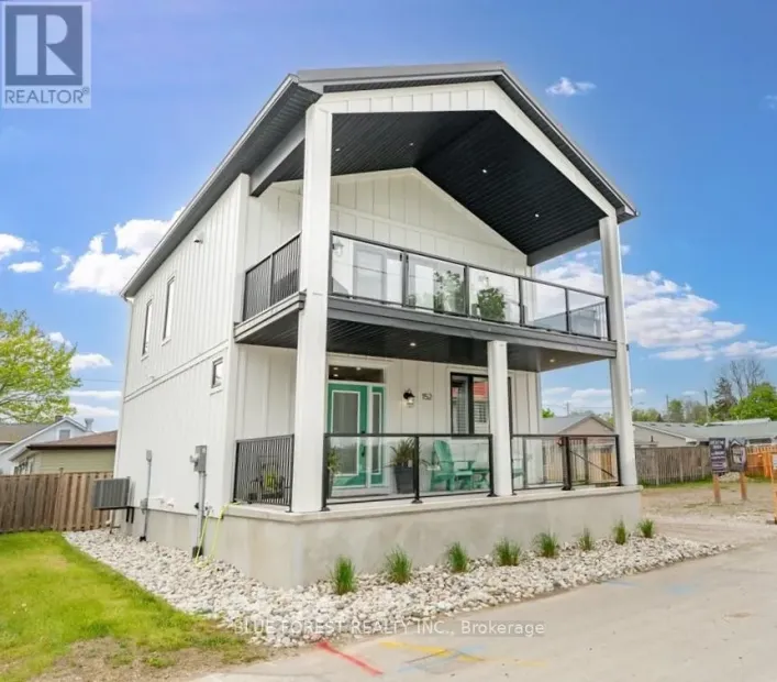 152 MAUD STREET, Central Elgin