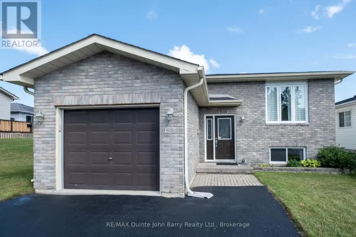 152 NICHOLAS STREET, Quinte West