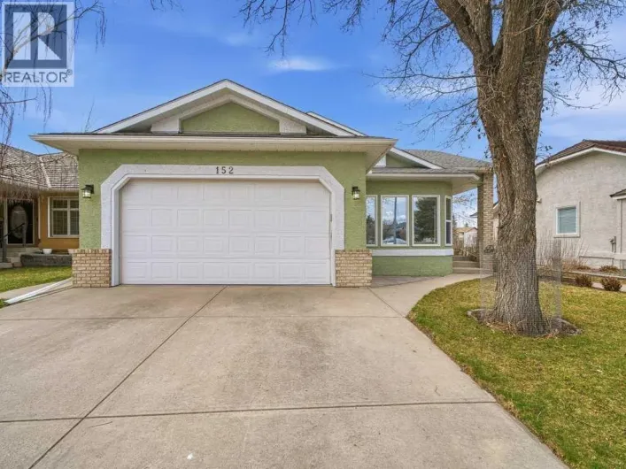 152 Waterstone Place SE, Airdrie