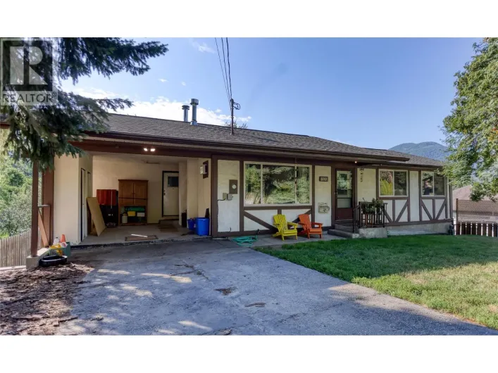 1520 3B Highway, Fruitvale