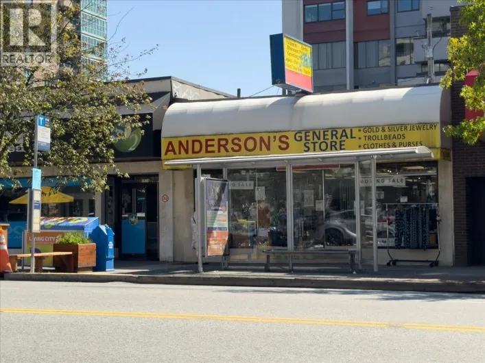 1520 LONSDALE AVENUE, North Vancouver