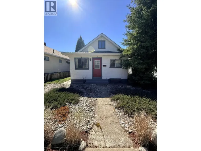 1522 Third Avenue, Trail