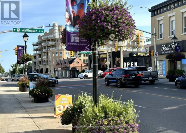 15229 YONGE STREET, Aurora