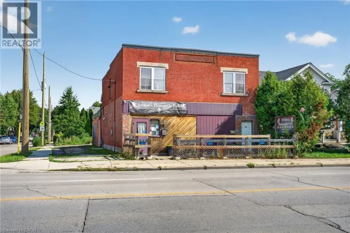 1523 MAIN Street E, Hamilton